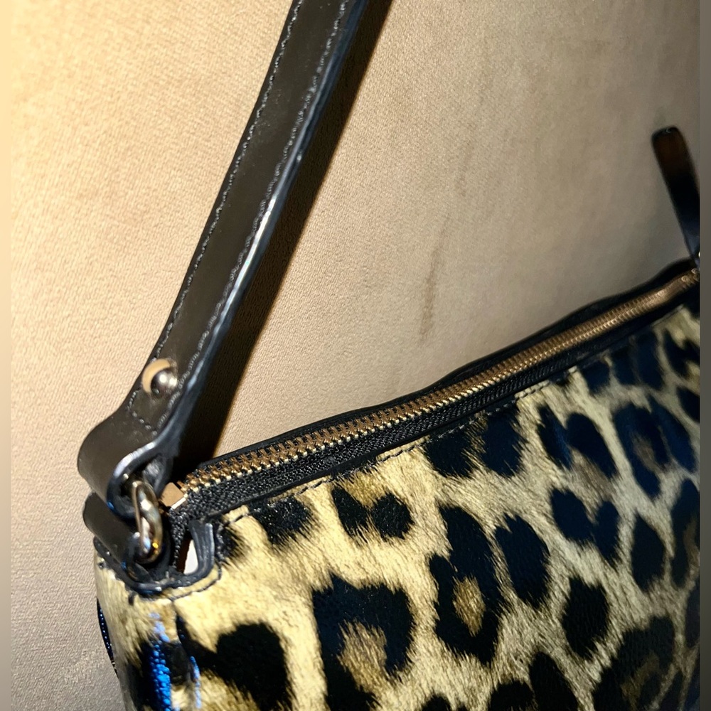 Kate Spade β οΈ New York Patent Leather Leopard Print Crossbody Bag πππ€π€π©Άπ€β¨ - Picture 5 of 9